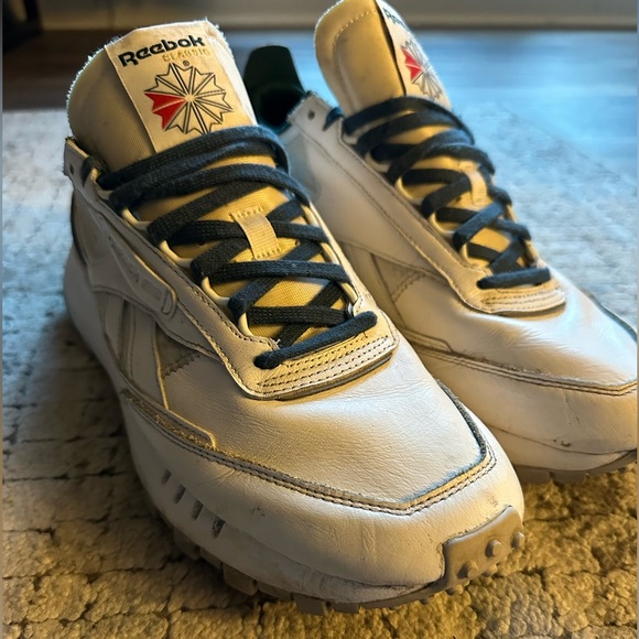 Reebok Classic White and Black Sneakers - Picture 1 of 2